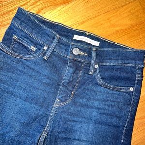 Levi 310 Shaping Super Skinny Jeans size 25